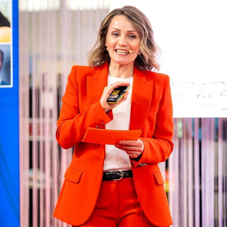 Ina Menzer heute als Speakerin